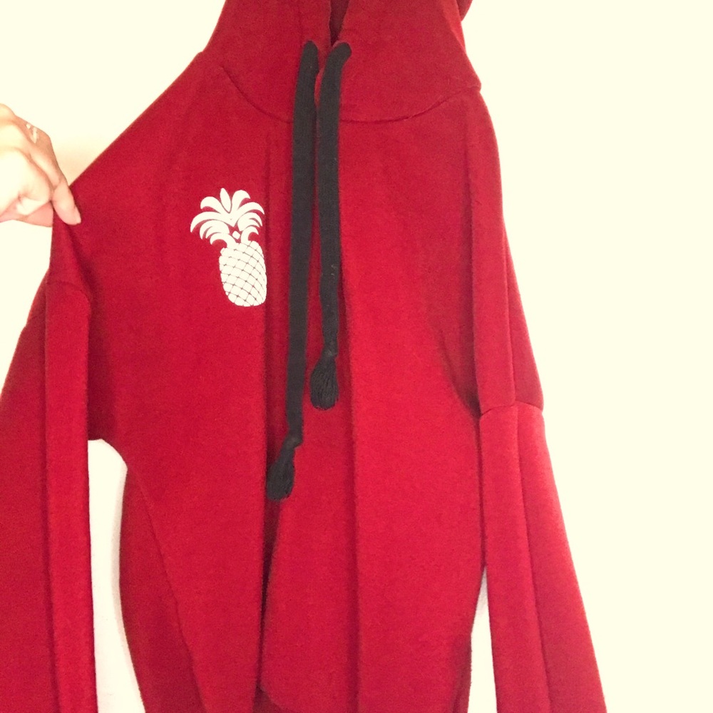 US XS. red hoodie. Slightly used condition. No stains.